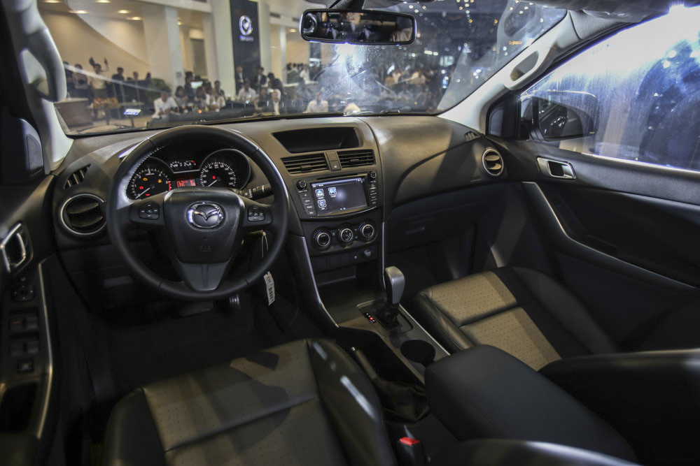Mẫu bán tải Mazda BT-50 bất ngờ giảm giá lên tới 35 triệu đồng - Ảnh 2.