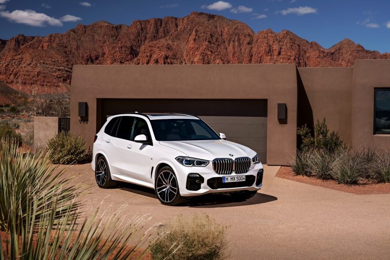 BMW X5 màu trắng phiên bản 2019 tại Việt Nam...