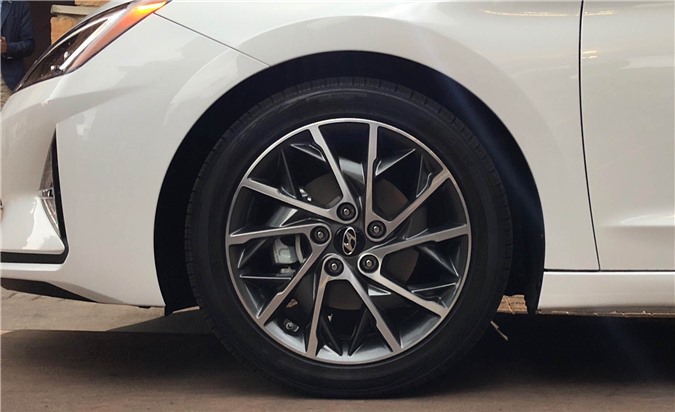 Ảnh thực tế Hyundai Elantra 2019, chuẩn bị về Việt Nam a3