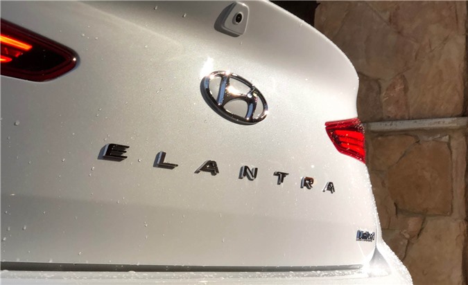 Ảnh thực tế Hyundai Elantra 2019, chuẩn bị về Việt Nam a10