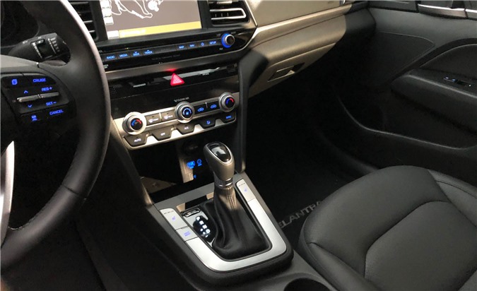 Ảnh thực tế Hyundai Elantra 2019, chuẩn bị về Việt Nam a12