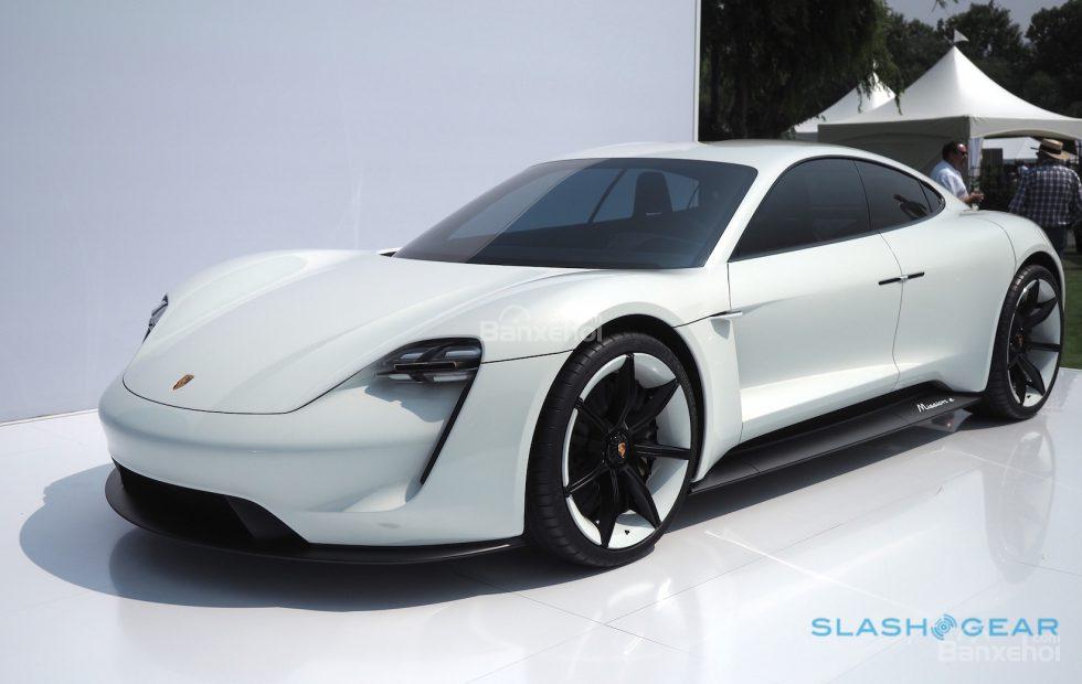 Porsche Taycan hé lộ giá và tên của biến thể đầu bảng - 2