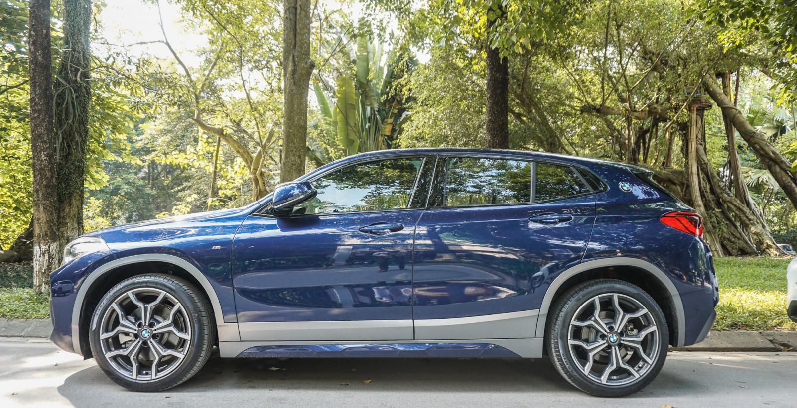 So sánh xe BMW X2 2019 và Mercedes-Benz GLA Class 2019 về thân và đuôi xe.