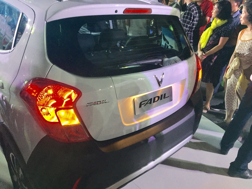 Đuôi xe Honda Brio 2019 và VinFast Fadil 2020 - Ảnh 5.