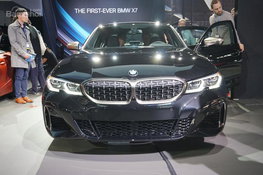 Chính diện đầu xe BMW M340i 2020