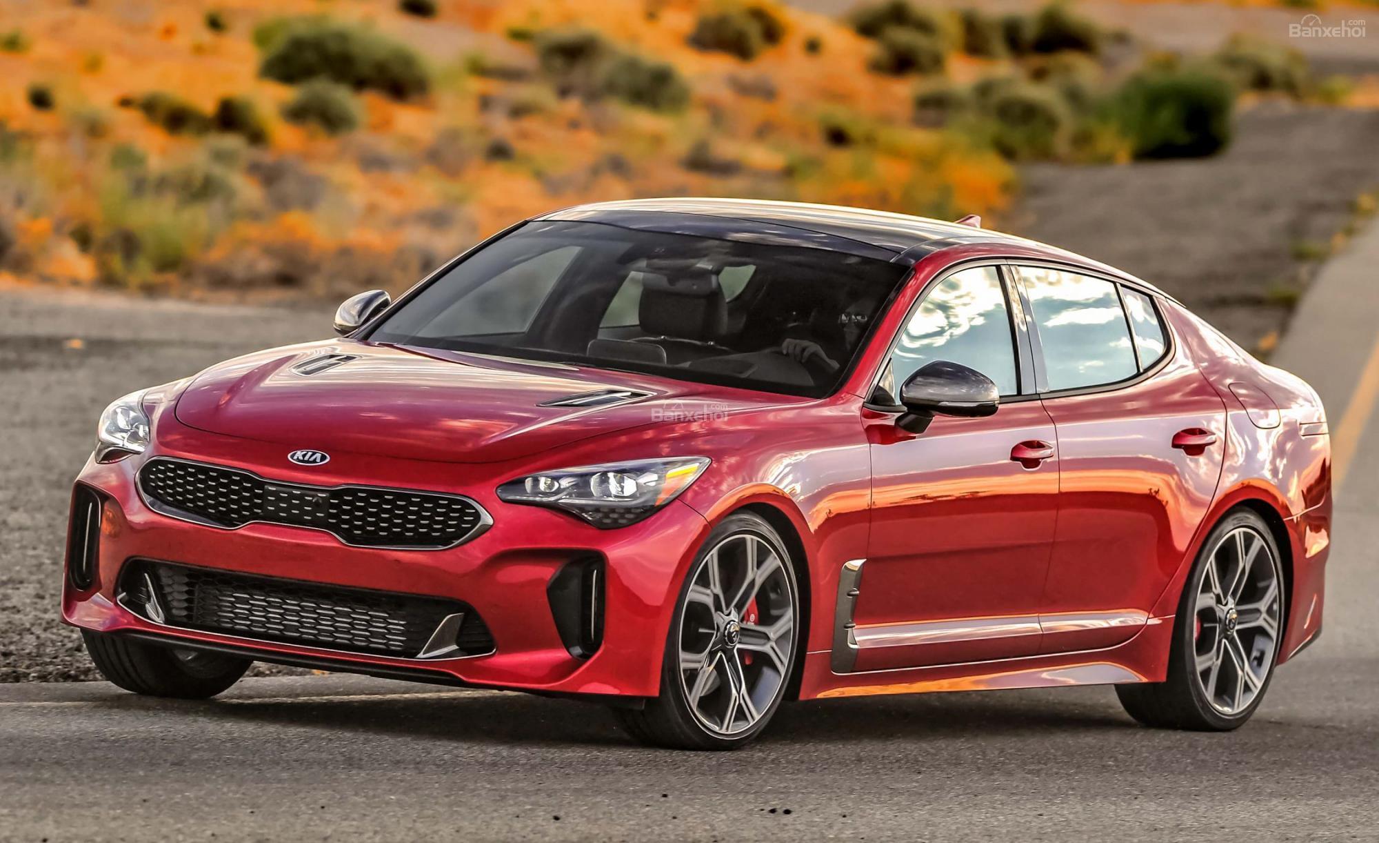 Kia Stinger 2019 màu đỏ