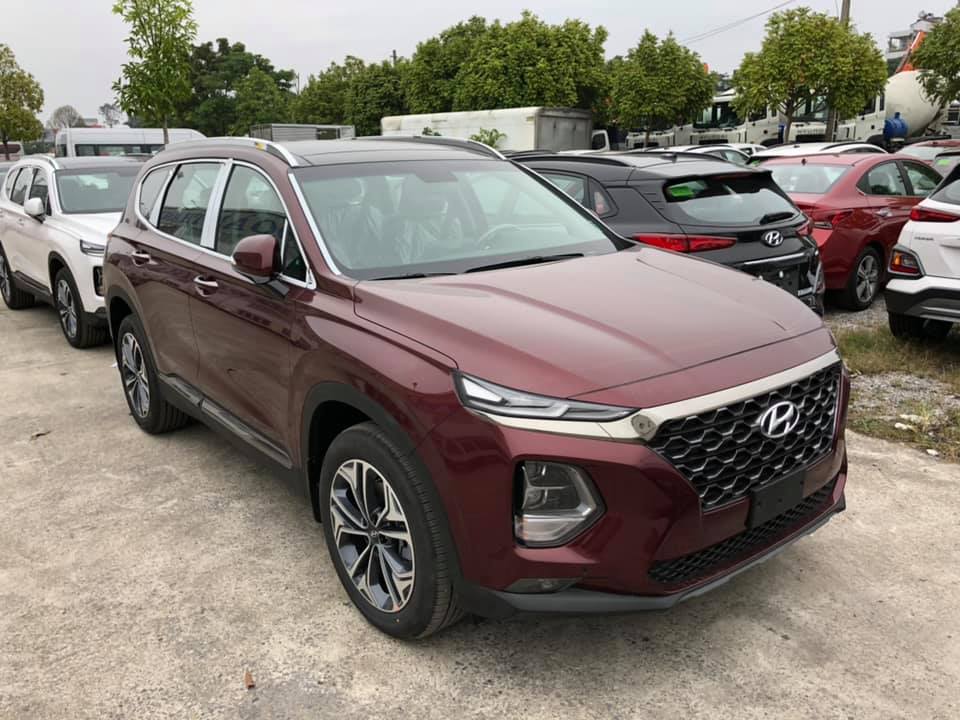 Hyundai Santa Fe 2019 về đại lý thiếu trang bị vẫn “bán bia kèm lạc” - a6.