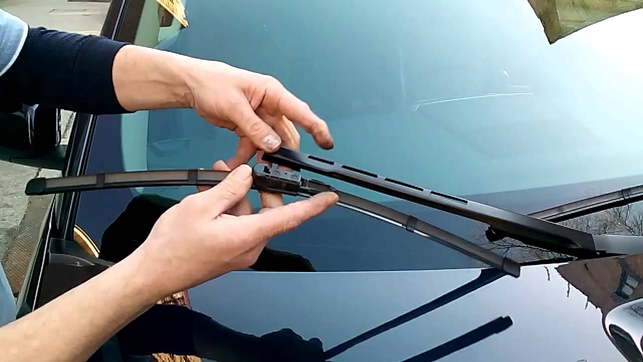 Khu vực tiến hành thay thanh gạt nước Khu vực tiến hành thay thanh gạt nước