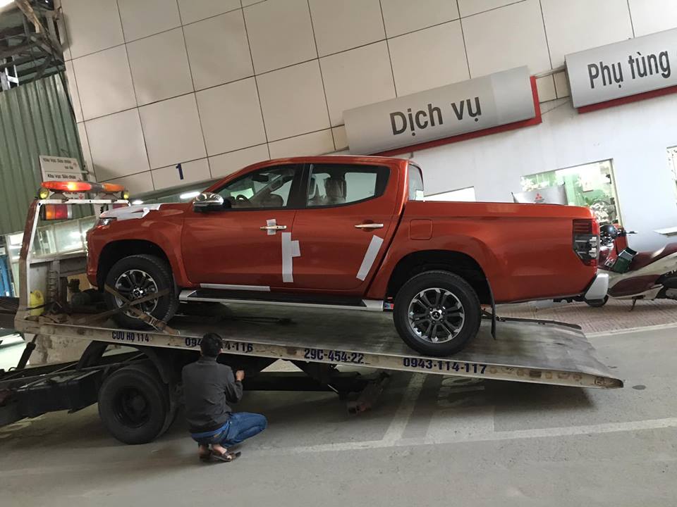 Mitsubishi Triton 2019 xuất hiện tại đại lý Hà Nội, lô đầu tiên về trong tháng 1/2019 - Ảnh 3.