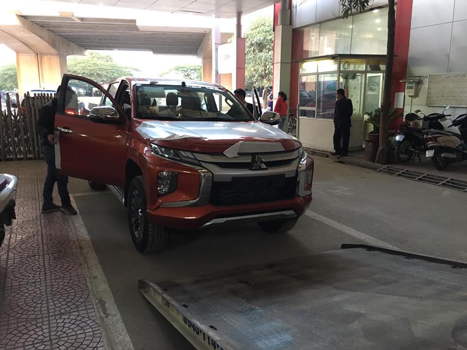Mitsubishi Triton 2019 xuất hiện tại đại lý Hà Nội, lô đầu tiên về trong tháng 1/2019 - Ảnh 5.
