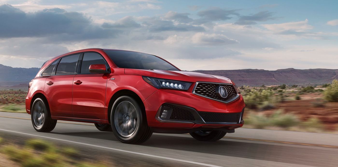 Acura MDX 2019 màu đỏ đang chạy