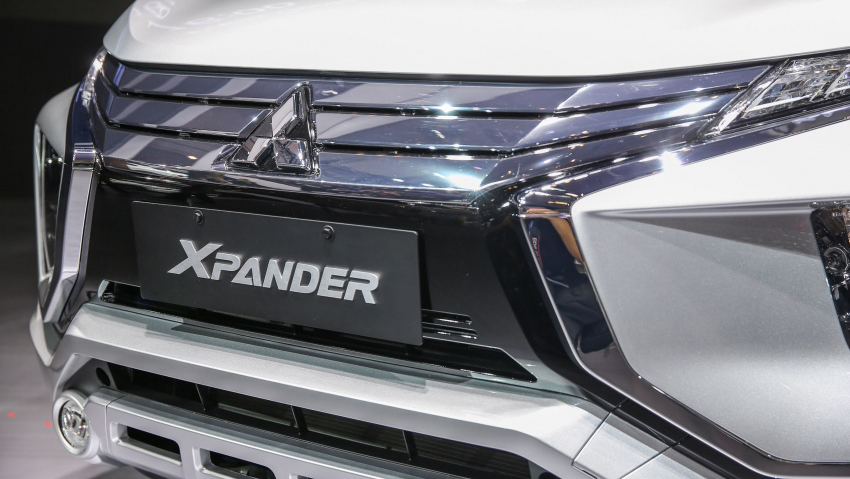 Ảnh chụp lưới tản nhiệt xe Mitsubishi Xpander 2018 màu trắng