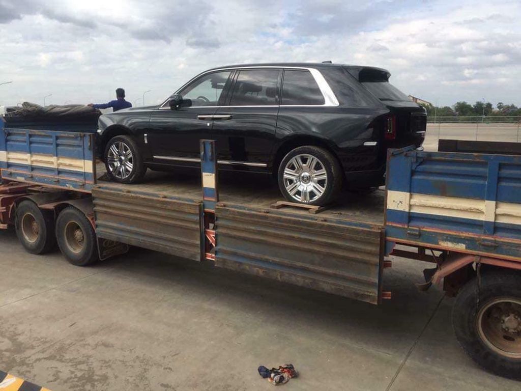 Cuối cùng Rolls-Royce Cullinan giá hơn 2 triệu USD đã về Việt Nam a2