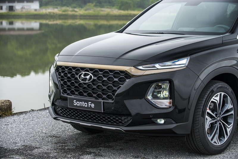 So sánh nhanh Hyundai Santa Fe 2019 bản tiêu chuẩn và cao cấp tại Việt Nam a4