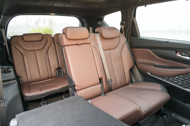Giá lăn bánh xe Hyundai Santa Fe 2019 cao nhất hơn 1,4 tỷ đồng - Ảnh 12 Giá lăn bánh xe Hyundai Santa Fe 2019 cao nhất hơn 1,4 tỷ đồng - Ảnh 12.