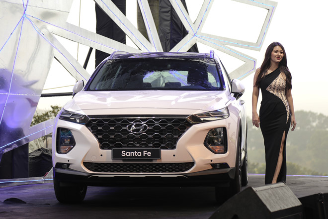 Hyundai Santa Fe 2019 chính thức ra mắt, giá "mềm" đáng kỳ vọng a1