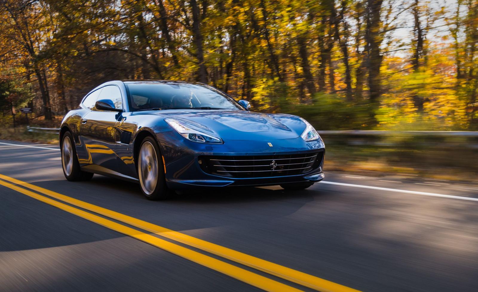 10 mẫu xe GT đáng sở hữu nhất năm 2019: Ferrari GTC4 Lusso.