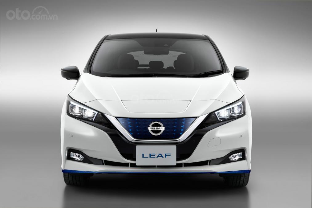 Nissan Leaf e+ 2019 chính diện đầu xe