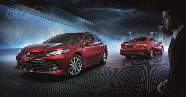 Toyota Camry mày đỏ, phiên bản 2019 bán ra tại Thái Lan...