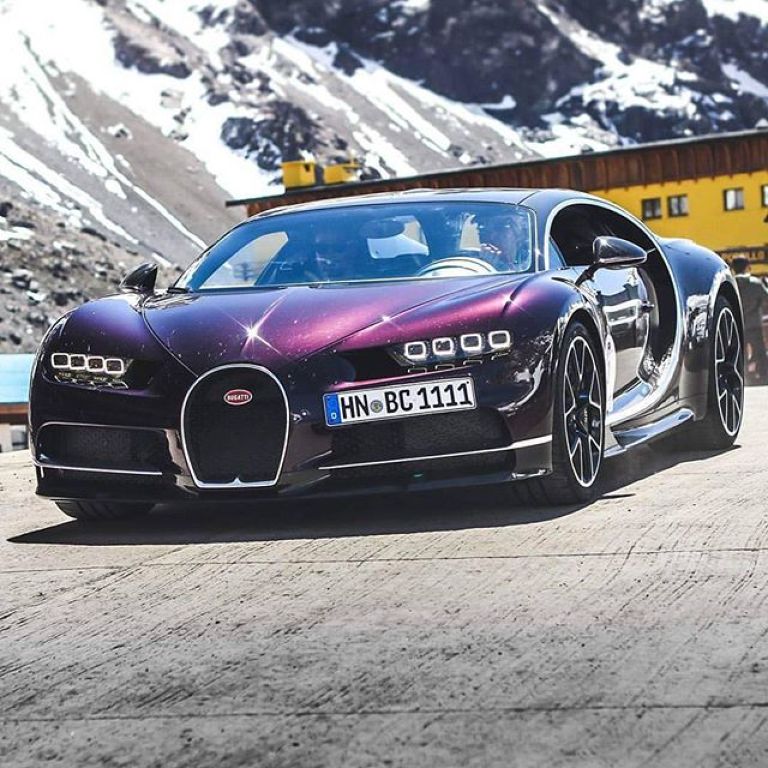 Ngắm mẫu Bugatti Chiron màu tím, biển tứ quý "kịch độc" của đại gia Chile 4 Ngắm mẫu Bugatti Chiron màu tím, biển tứ quý "kịch độc" của đại gia Chile a4