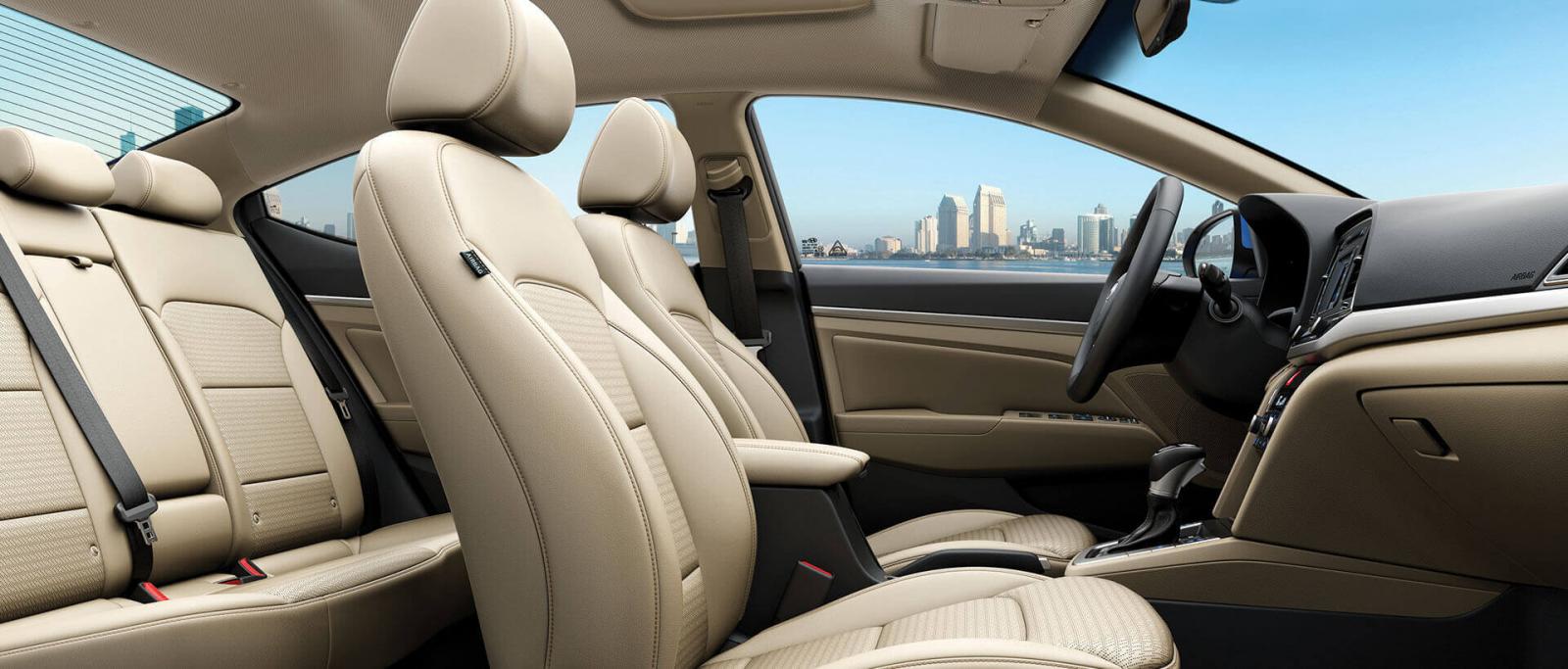 Ghế nội thất của Hyundai Elantra Sport 2018 được bọc da a1 cao cấp