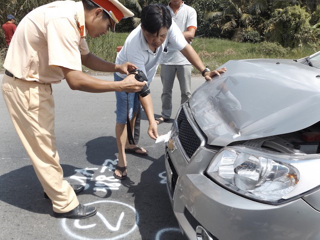 Tai nạn xe ô tô, bảo hiểm chi trả như thế nào khách hàng?2aaaa