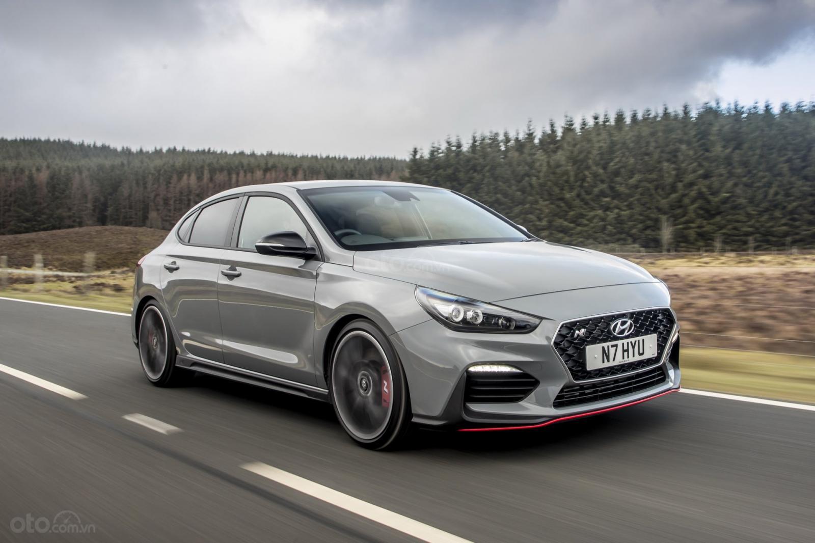 Hyundai i30 Fastback N 2019 lên kệ giá gần 900 triệu