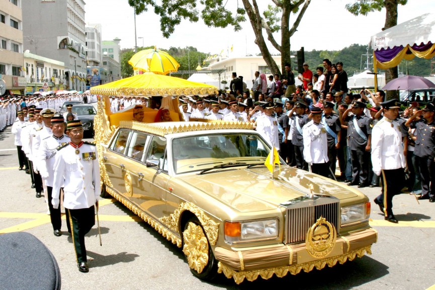 The Sultan of Brunei’s Custom Rolls Royce-Những mẫu limousine độc đáo nhất hành tinh.