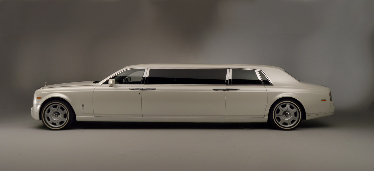 Rolls Royce Phantom limo- Những mẫu limousine độc đáo nhất hành tinh.