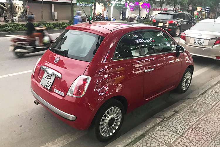 Xe châu Âu Fiat 500 2009 rao bán hơn 400 triệu, ngang với Toyota Wigo, Hyundai Grand i10 2 Xe châu Âu Fiat 500 2009 rao bán hơn 400 triệu, ngang với Toyota Wigo, Hyundai Grand i10 2.