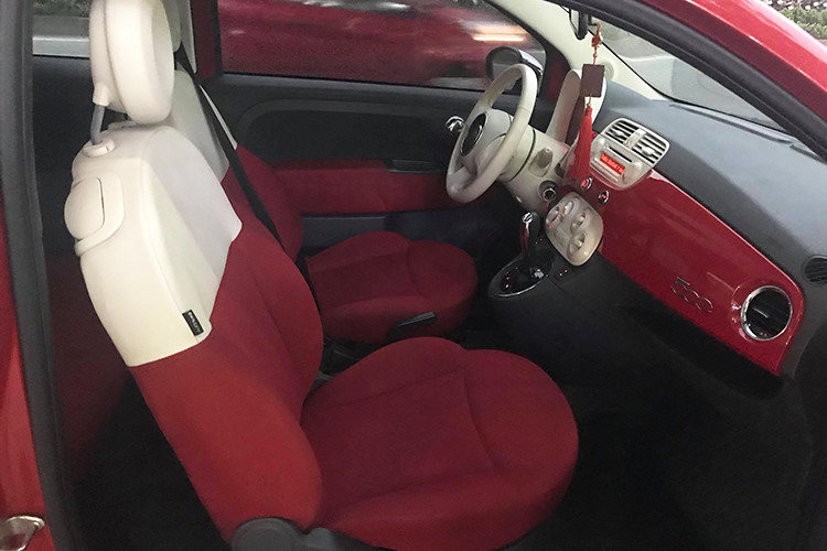 Xe châu Âu Fiat 500 2009 rao bán hơn 400 triệu, ngang với Toyota Wigo, Hyundai Grand i10 4 Xe châu Âu Fiat 500 2009 rao bán hơn 400 triệu, ngang với Toyota Wigo, Hyundai Grand i10 4.
