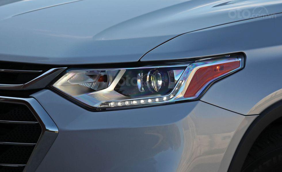 Đèn pha xe Chevrolet Traverse 2019