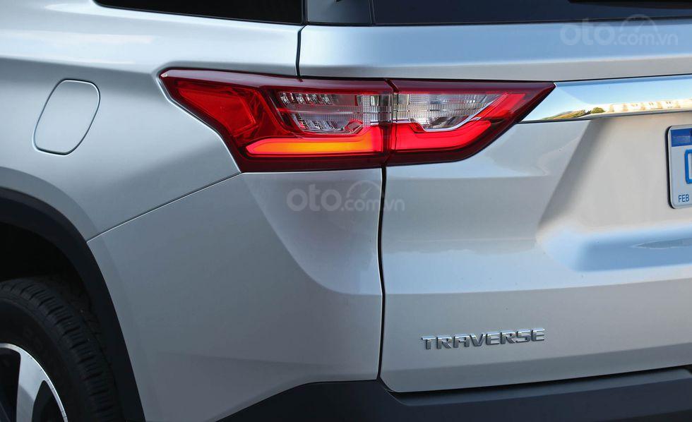 Đèn hậu xe Chevrolet Traverse 2019 1