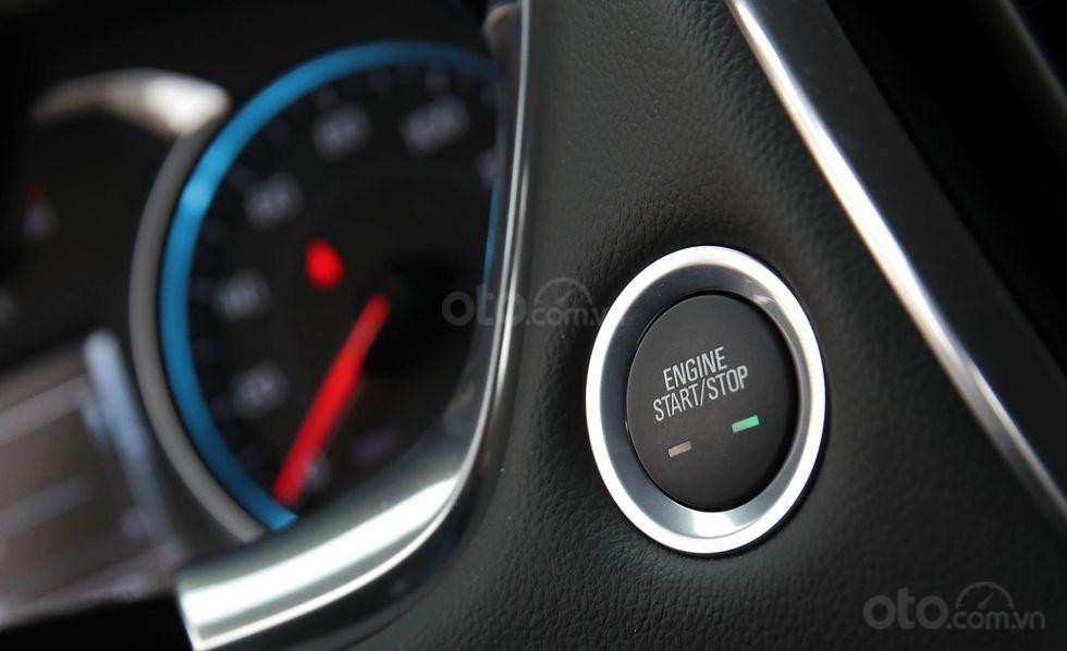 Đánh giá xe Chevrolet Traverse 2019 nút đề khởi động