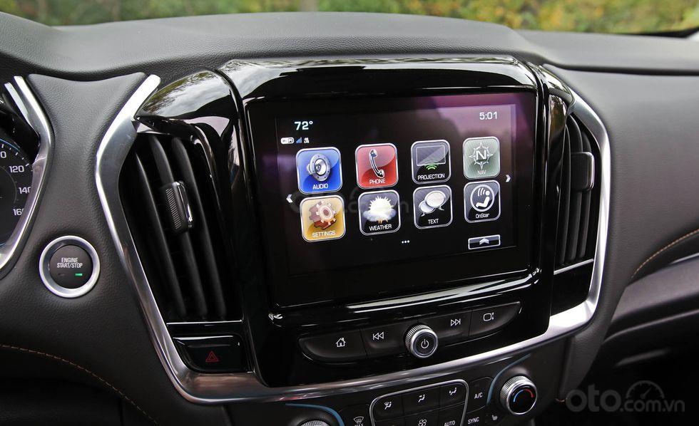 Đánh giá xe Chevrolet Traverse 2019 màn hình thông tin-giải trí