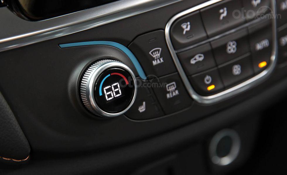 Đánh giá xe Chevrolet Traverse 2019 núm điều khiển 2
