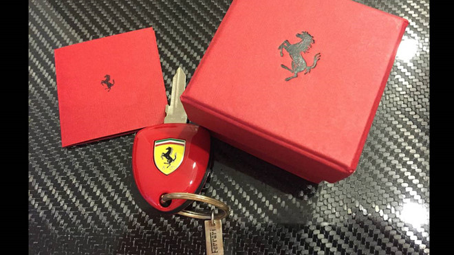 9 mẫu chìa khóa xe ô tô ấn tượng và đắt đỏ nhất toàn cầu - Ferrari.