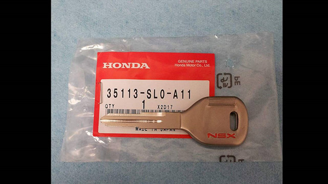 Acura và Honda NSX - 9 mẫu chìa khóa xe ô tô ấn tượng và đắt đỏ nhất toàn cầu.