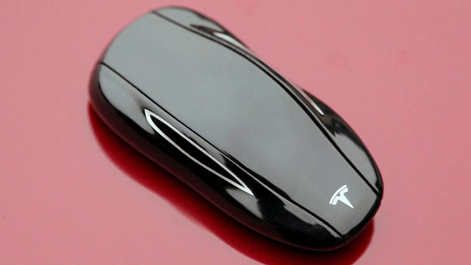 Tesla Model S - 9 mẫu chìa khóa xe ô tô ấn tượng và đắt đỏ nhất toàn cầu.