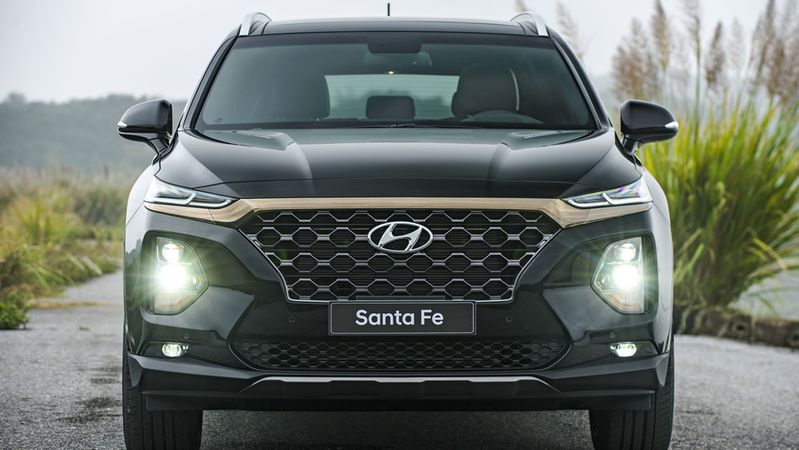 So sánh xe Ford Everest 2019 và Hyundai Santa Fe 2019 về đầu xe 3