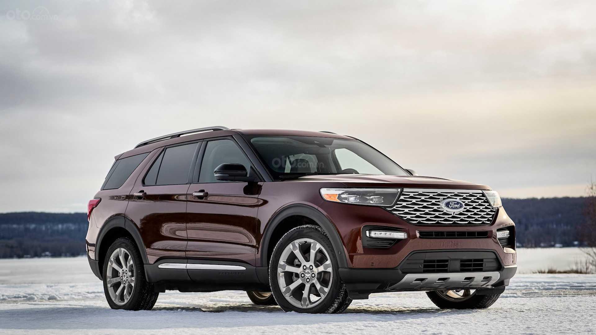 Ford Explorer 2020 góc đầu xe