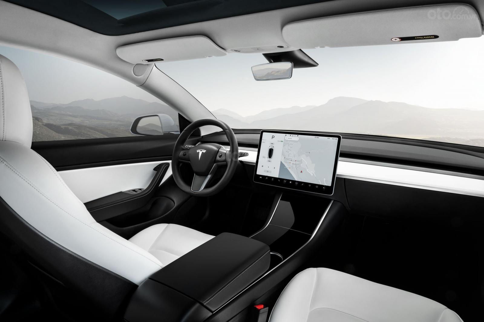 Tesla Model 3 gây áp lực cho các mẫu xe hiện tại trong khu vực