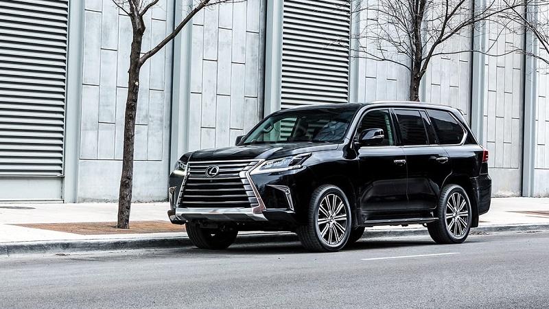 So sanh Lexus LX570 va Infiniti QX80 Thach thuc doi thu dong huong