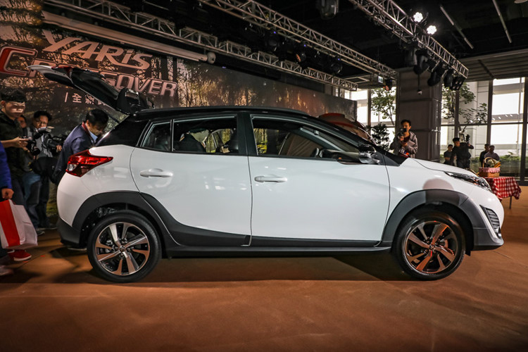 Toyota Yaris Crossover 2019 chính thức ra mắt với giá từ 480 triệu đồng a4