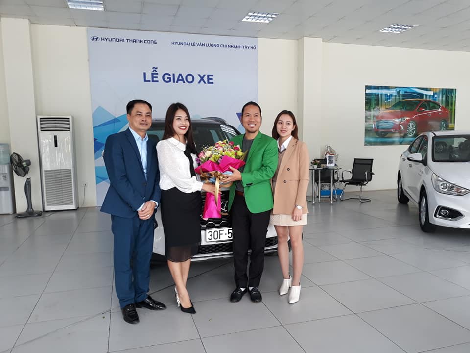 Vượng râu là nghệ sỹ đầu tiên sở hữu xe Hyundai Santa Fe 2019 a3