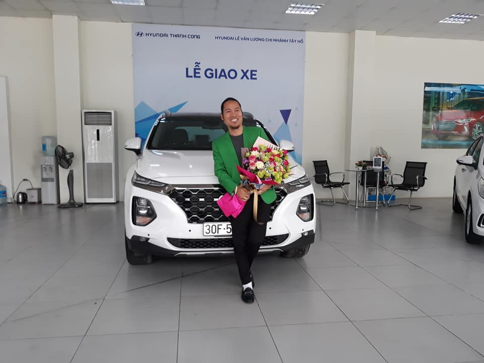 Vượng râu là nghệ sỹ đầu tiên sở hữu xe Hyundai Santa Fe 2019 a2