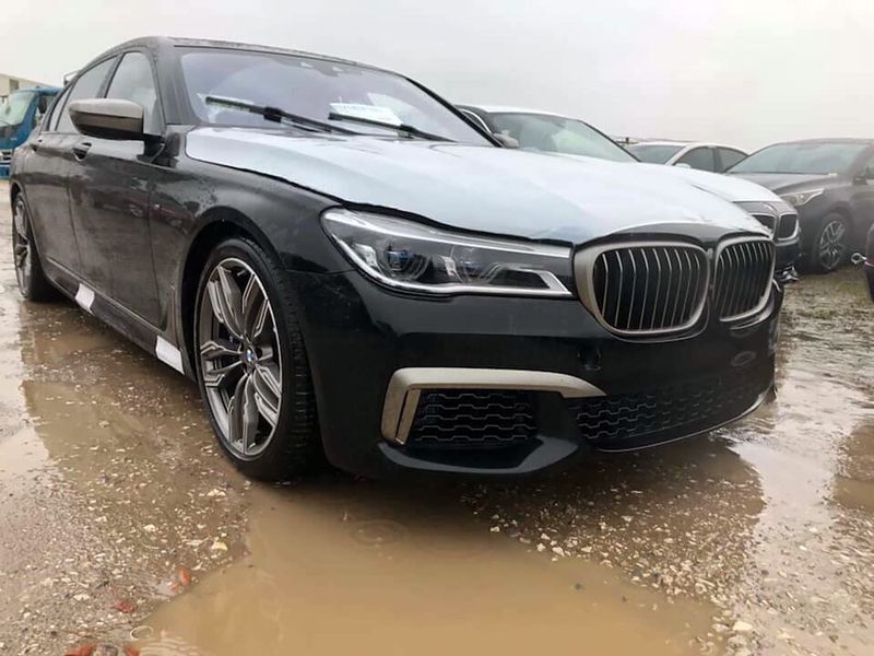 Bộ đôi xe sang BMW M760Li và 750Li 2019 cập cảng, chuẩn bị ra mắt khách Việt a1