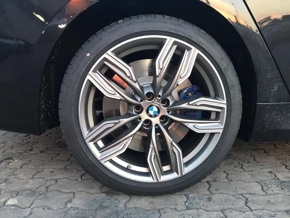 Bộ đôi xe sang BMW M760Li và 750Li 2019 cập cảng, chuẩn bị ra mắt khách Việt a7