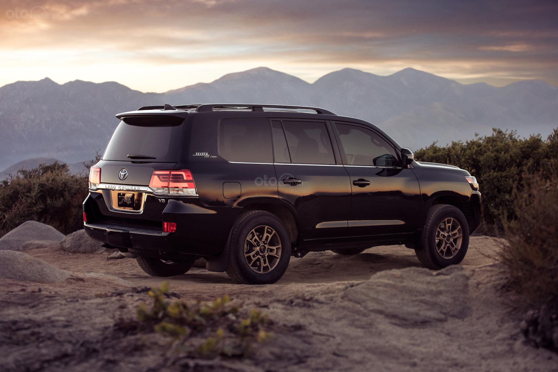 Toyota Land Cruiser 2020 Heritage Edition thân xe