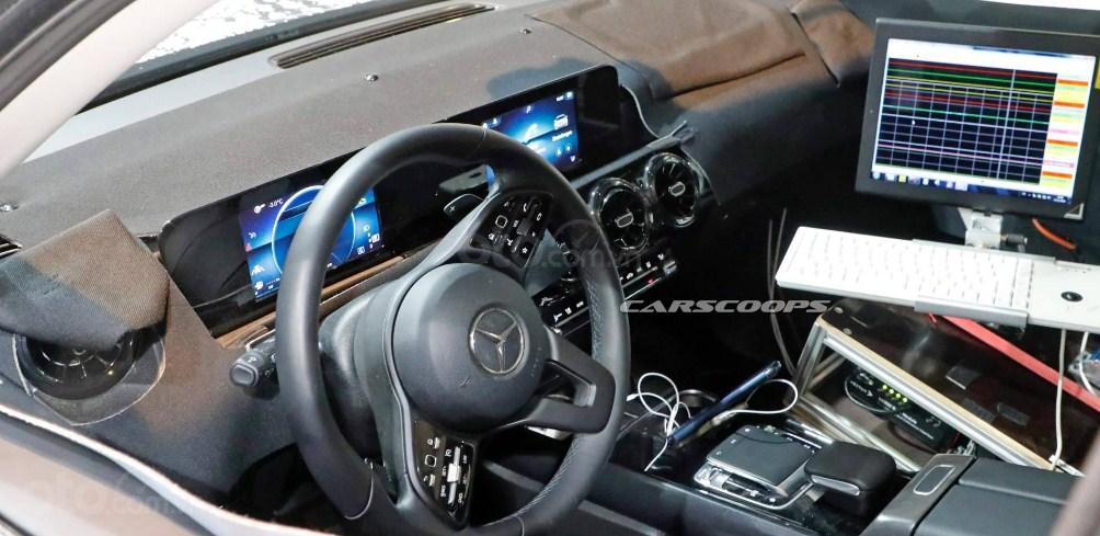 Mercedes-AMG GLB35 2020 - ảnh 4 Mercedes-AMG GLB35 2020 nội thất